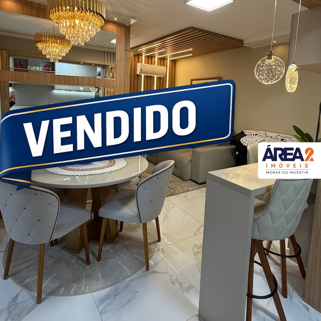 Apartamento reformado com 2 quartos e suíte no Novo Mundo, Curitiba